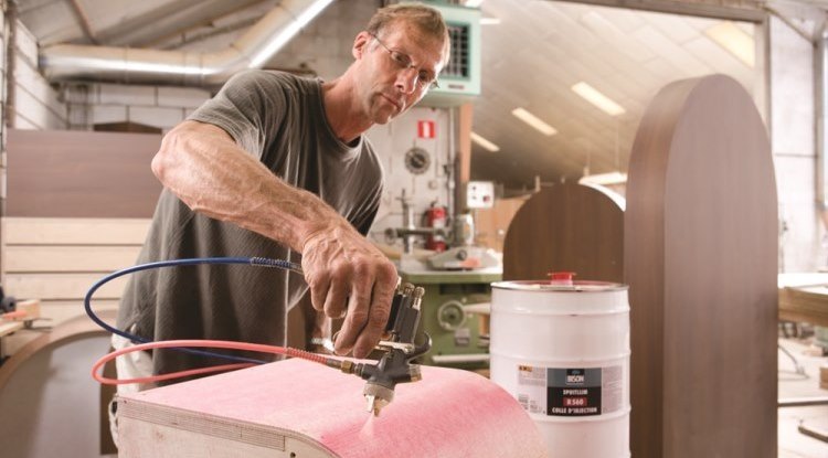 применение клея-спрея