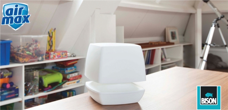 поглотитель влаги с абсорбентом в комнате